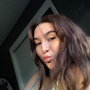 Meet your Posher, Gloria